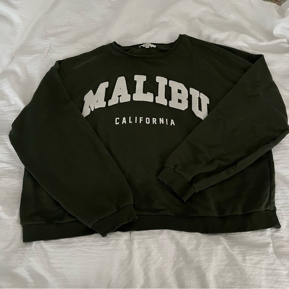NWOT FRANCESCA’S malibu olive green sweatshirt - Picture 1 of 4